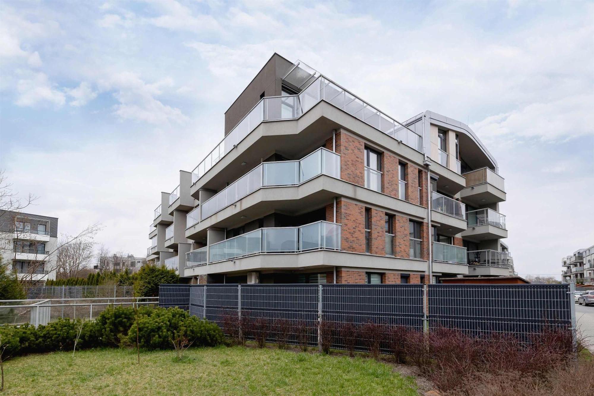Modern With Air Conditioning And Parking In Cracow By Renters