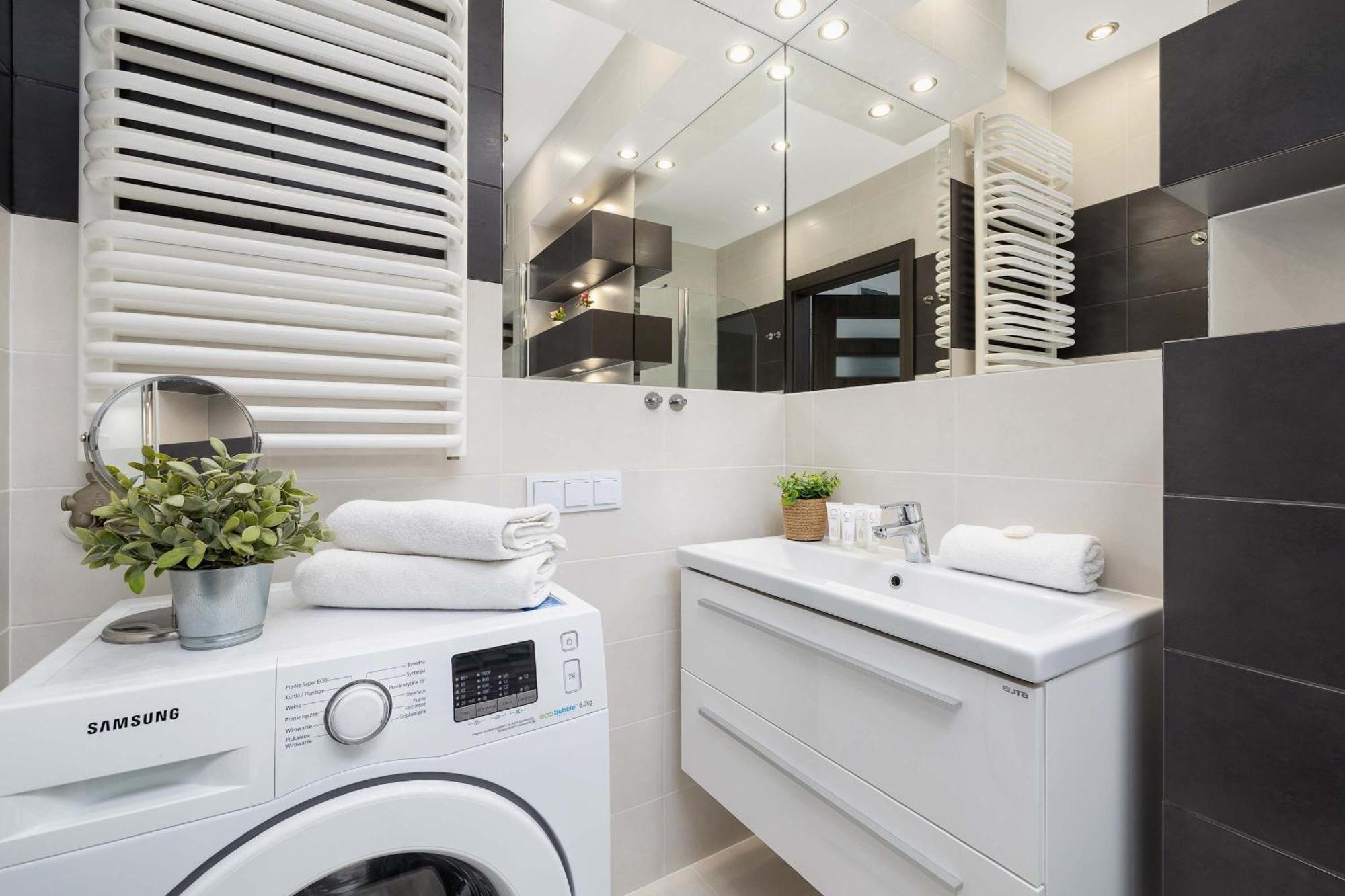 Modern With Air Conditioning And Parking In Cracow By Renters Apartment Krakau
