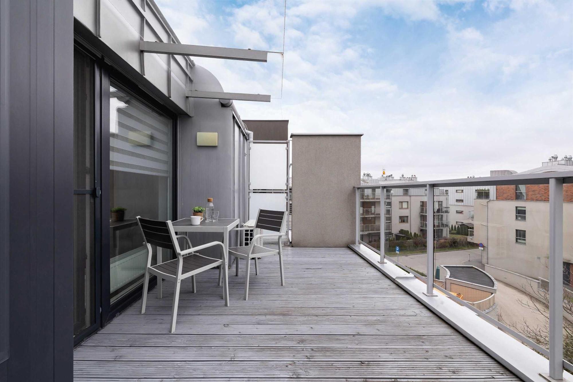 Modern With Air Conditioning And Parking In Cracow By Renters *