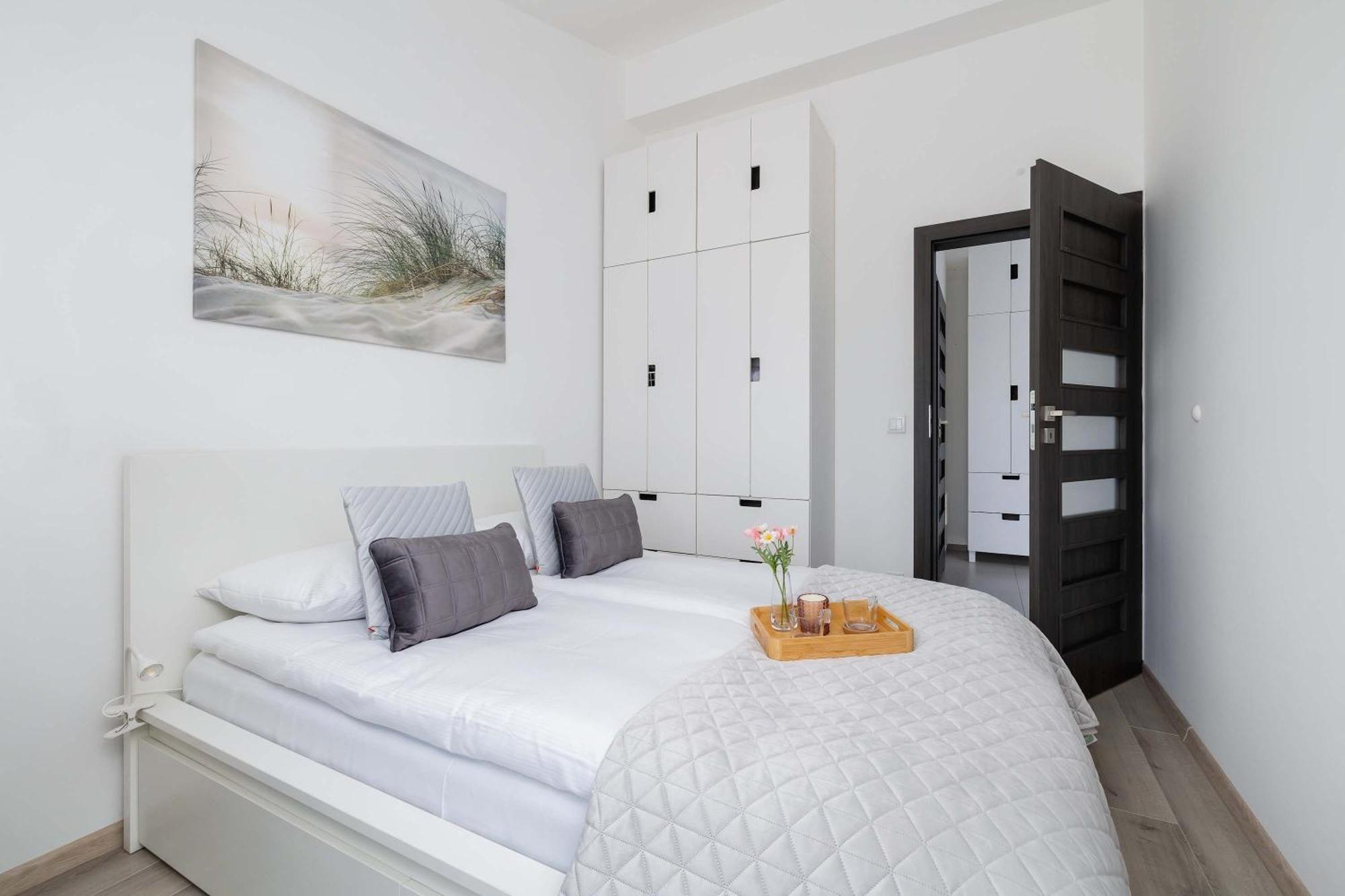 Modern With Air Conditioning And Parking In Cracow By Renters *
